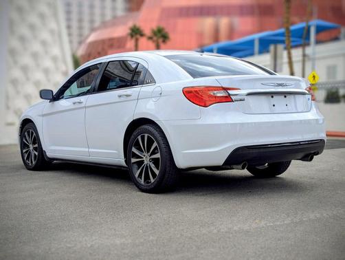 2013 Chrysler 200 Touring
