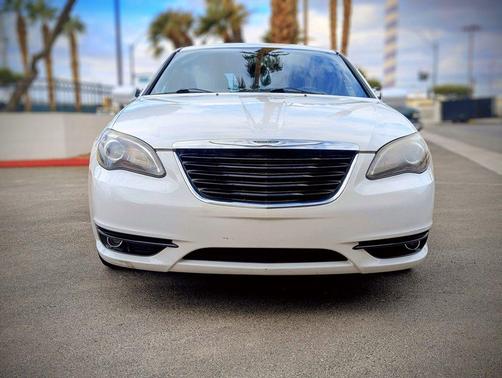 2013 Chrysler 200 Touring