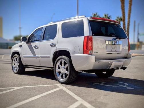 2011 Cadillac Escalade Premium