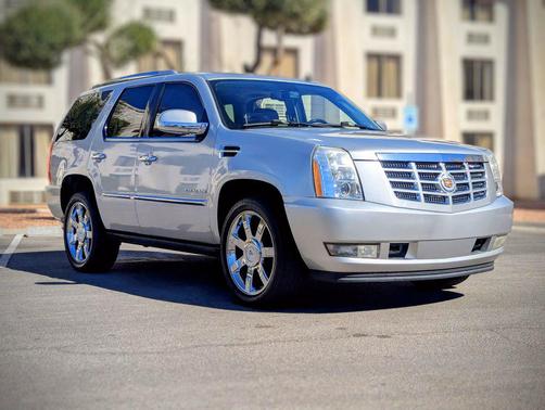 2011 Cadillac Escalade Premium