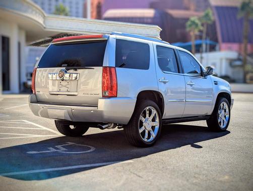 2011 Cadillac Escalade Premium