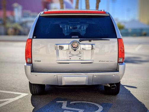 2011 Cadillac Escalade Premium