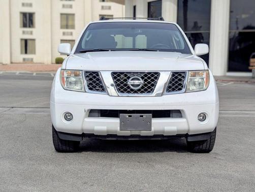 2006 Nissan Pathfinder LE