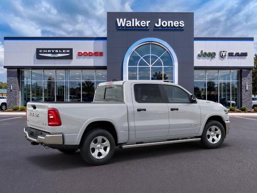 Bright White Clearcoat 2026 RAM 1500 Big Horn