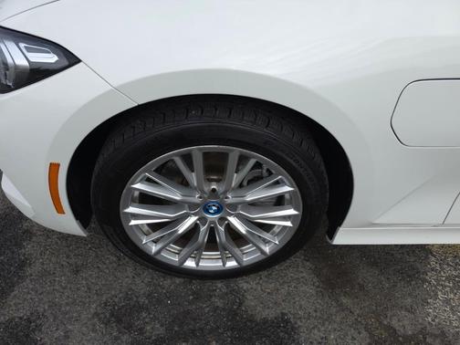 2024 BMW 330e xDrive