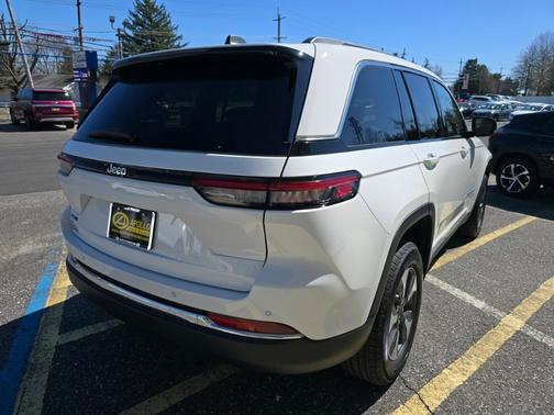 2022 Jeep Grand Cherokee 4xe Base