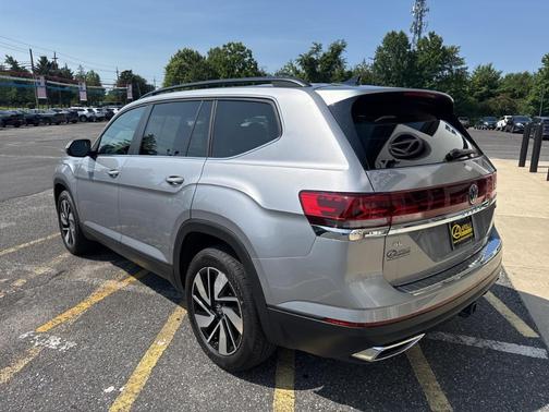 2024 Volkswagen Atlas 2.0T SE