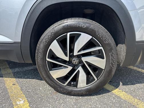 2024 Volkswagen Atlas 2.0T SE