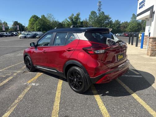 2022 Nissan Kicks SR