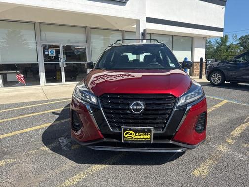 2022 Nissan Kicks SR