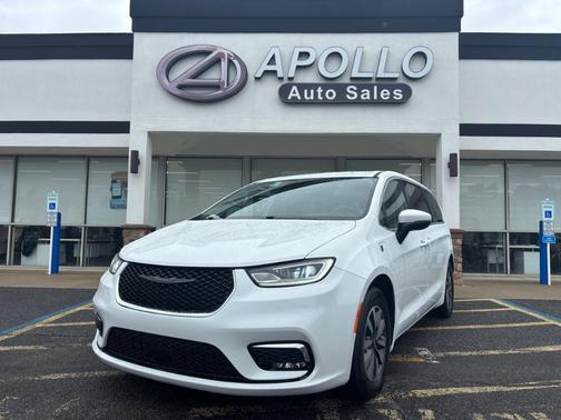 2023 Chrysler Pacifica Hybrid Touring L
