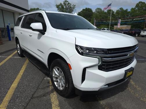 2023 Chevrolet Suburban LT
