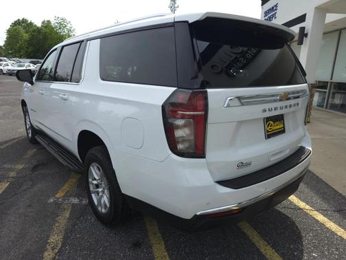 2023 Chevrolet Suburban LT