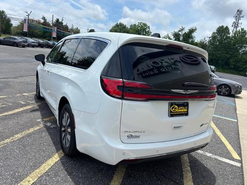 2023 Chrysler Pacifica Hybrid Limited