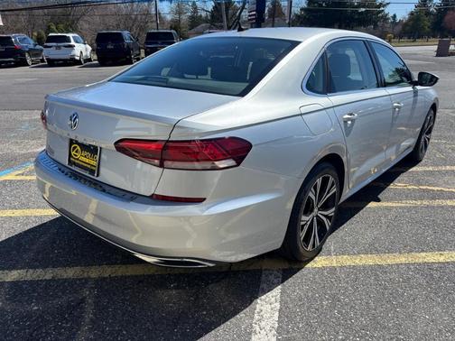 2021 Volkswagen Passat 2.0T SE