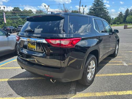 2021 Chevrolet Traverse LS