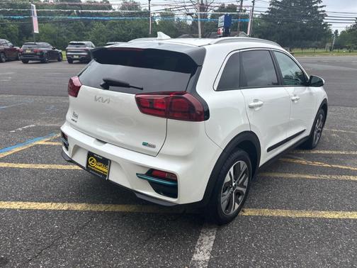 2022 Kia Niro EV EX