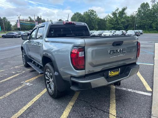 2024 GMC Canyon Denali