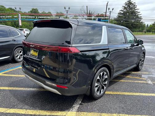 2022 Kia Carnival EX