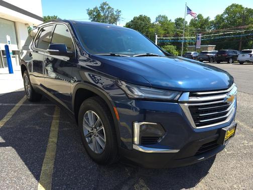 2022 Chevrolet Traverse LT Cloth