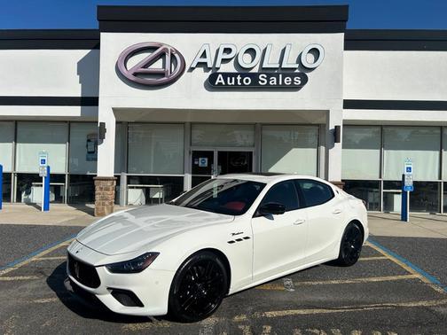 2023 Maserati Ghibli Modena Q4