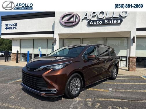 2023 Toyota Sienna XLE