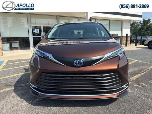 2023 Toyota Sienna XLE