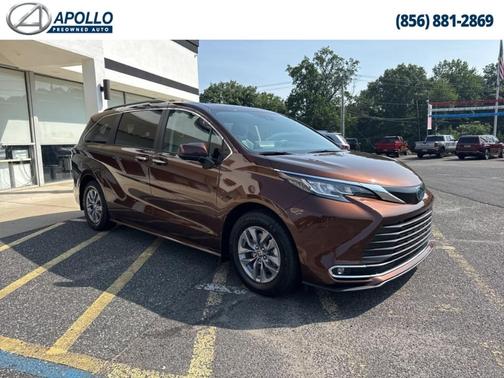 2023 Toyota Sienna XLE