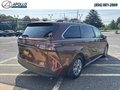 2023 Toyota Sienna XLE