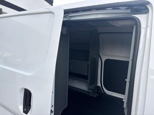 2021 Nissan NV200 SV