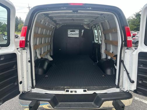 2023 GMC Savana 2500 Work Van