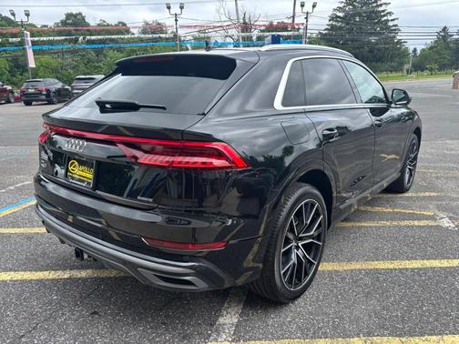2023 Audi Q8 55 Premium