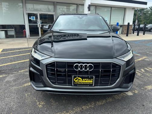 2023 Audi Q8 55 Premium