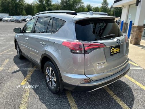 2017 Toyota RAV4 Hybrid XLE