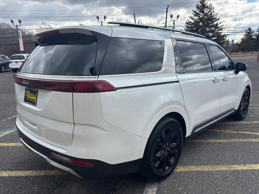 2024 Kia Carnival SX