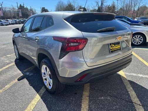 2025 Chevrolet Trax LS