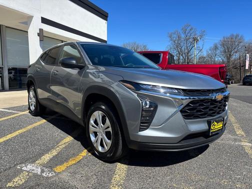 2025 Chevrolet Trax LS