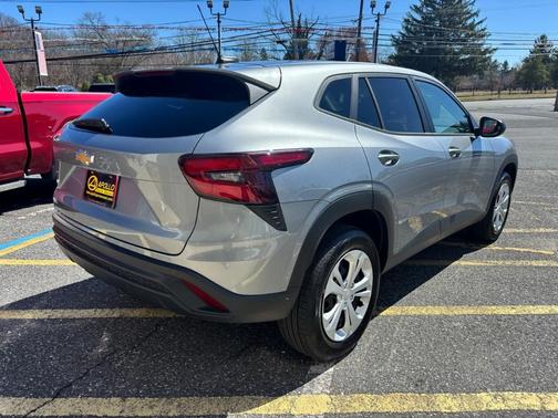 2025 Chevrolet Trax LS