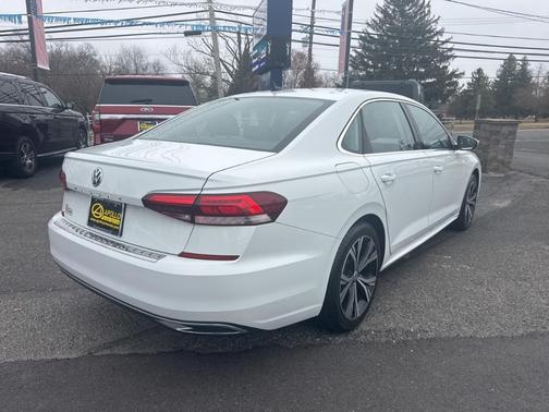 2022 Volkswagen Passat 2.0T SE