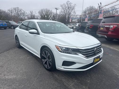 2022 Volkswagen Passat 2.0T SE