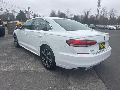 2022 Volkswagen Passat 2.0T SE