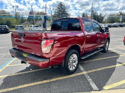 2021 Nissan Titan SL