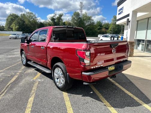 2021 Nissan Titan SL