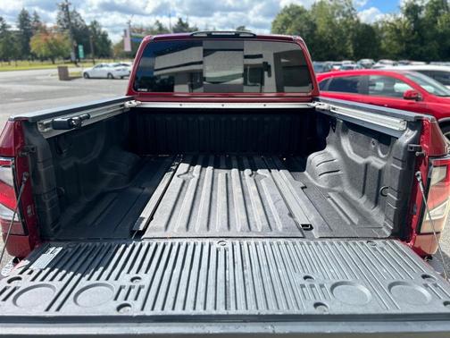 2021 Nissan Titan SL