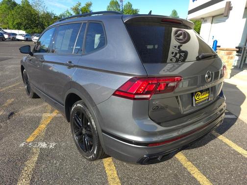 2022 Volkswagen Tiguan 2.0T SE R-Line Black