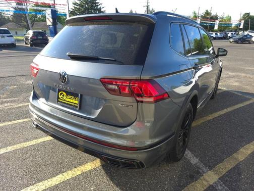 2022 Volkswagen Tiguan 2.0T SE R-Line Black