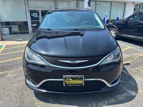 2018 Chrysler Pacifica Touring-L