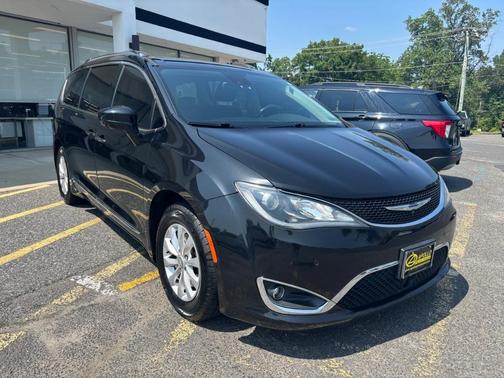 2018 Chrysler Pacifica Touring-L