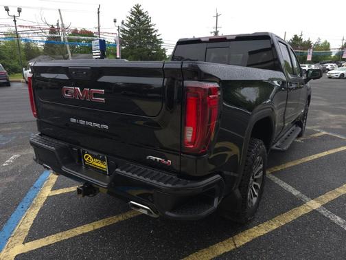 2022 GMC Sierra 1500 AT4