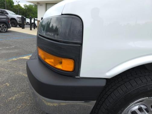 2023 GMC Savana 2500 Work Van
